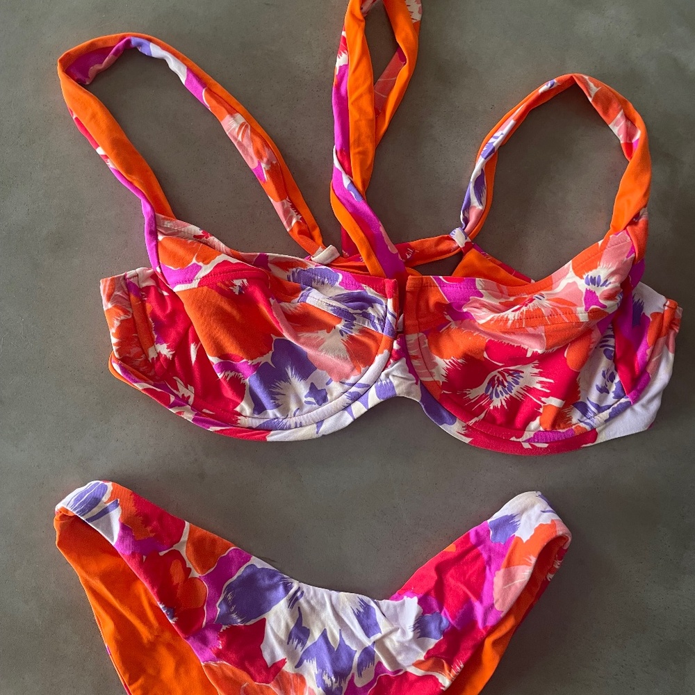 L Space Reversable Camellia Top w/ matching bottom